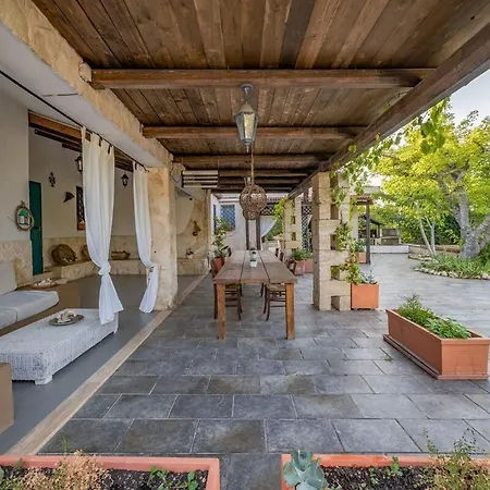 Sunshine House - Con Ampi Spazi, Piscina E Comfort Moderni Apartment Ceglie Messapica