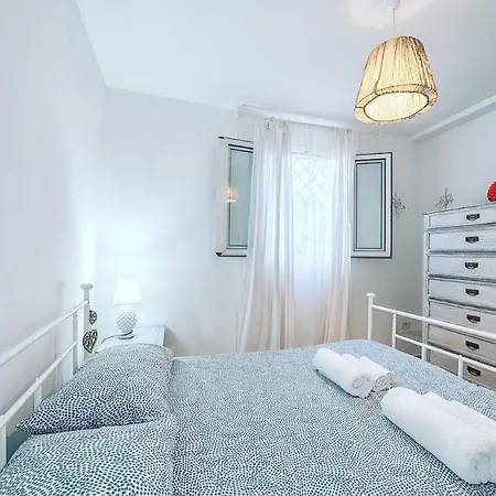 Sunshine House - Con Ampi Spazi, Piscina E Comfort Moderni